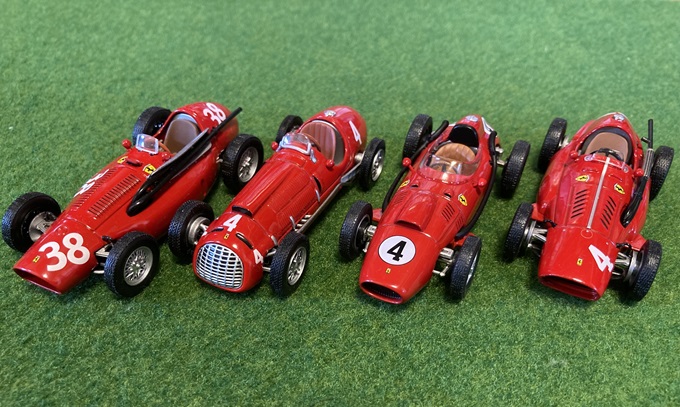 フェラーリ初のF1マシン「125」（左から2番目）と1950年代のレースを席巻したフェラーリのF1マシン（43分の1スケールモデル）